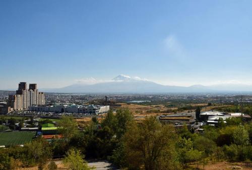 Jerevan Blick zum Aratat